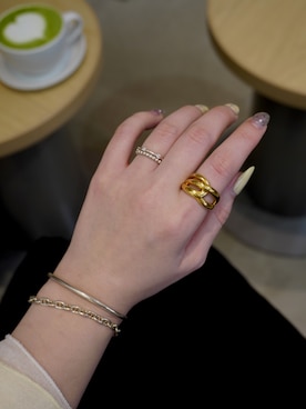 「TEN.（テン）の18KGP ミングルリング（リング、ゴールド系）」を使った、Nishi Satsukiさん（レディース・156cm）の春コーディネート