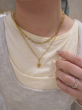 「TEN.（テン）の18KGP レクトチェーンブレスレット（ブレスレット、ゴールド系）」を使った、Nishi Satsukiさん（レディース・156cm）の春コーディネート