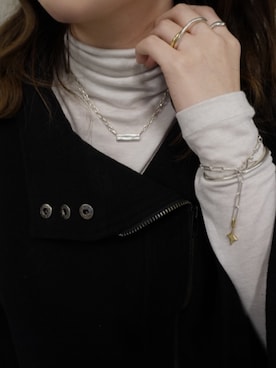 「アイテム（チャーム）」を使った、Nishi Satsukiさん（レディース・156cm）の冬コーディネート