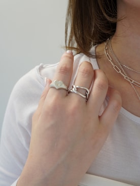 「アイテム（リング）」を使った、Nishi Satsukiさん（レディース・156cm・20代）の秋コーディネート