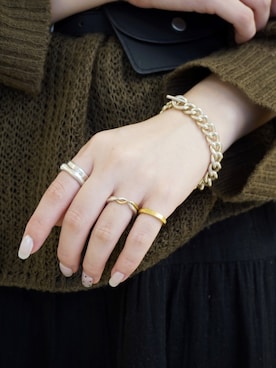 「アイテム（ブレスレット）」を使った、Nishi Satsukiさん（レディース・156cm・20代）の秋コーディネート