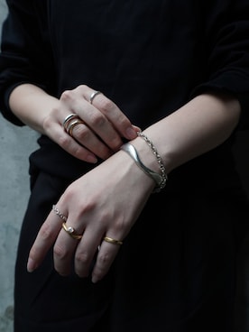 「アイテム（ブレスレット）」を使った、Nishi Satsukiさん（レディース・156cm・20代）の秋コーディネート