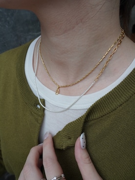 「アイテム（チャーム）」を使った、Nishi Satsukiさん（レディース・156cm）の秋コーディネート