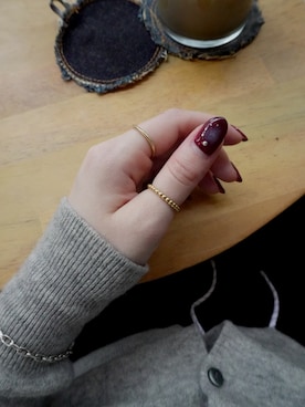 「TEN.（テン）の18KGP ラインウェーブリング（リング、ゴールド系）」を使った、Nishi Satsukiさん（レディース・156cm）の春コーディネート