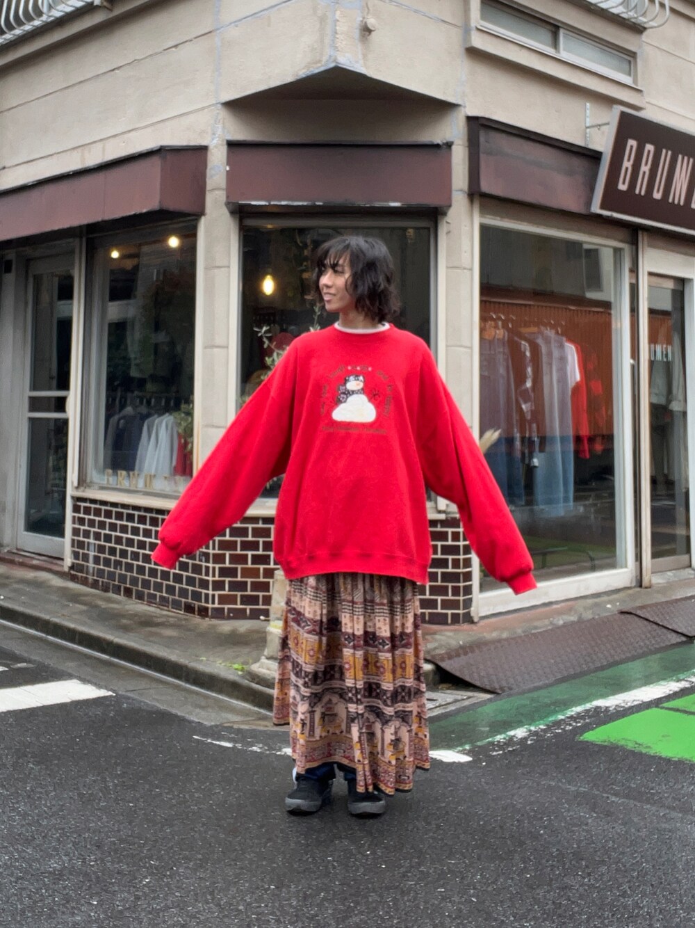 「ジェンダーレス、古着、古着コーデ、スウェットコーデ」｜「no brandのアイテム（スウェット、レッド系）」を使った、トムトムさん（メンズ・170cm）の冬コーディネートの1枚目の写真