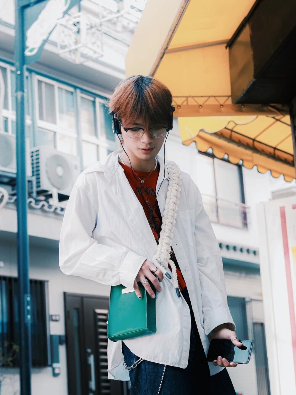 「似合うラボに行こう、春服、ootd、GIVENCHY、Swarovski、カジュアルコーデ、GU、40代ファッション、プチプラ、カーゴパンツ、menswear、men」｜「GIVENCHYのCONTEMPORARY FIT LS SHIRT（シャツ/ブラウス、ホワイト系）」を使った、きらさん（メンズ・172cm）の冬コーディネートの1枚目の写真