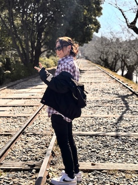 「NIKE（ナイキ）のNIKE ナイキ W COURT LEGACY LIFT コート レガシー リフト WDM7590 100WHITE/BLACK（スニーカー、ホワイト系）」を使った、papasfurugiさん（メンズ・172cm）の春コーディネート