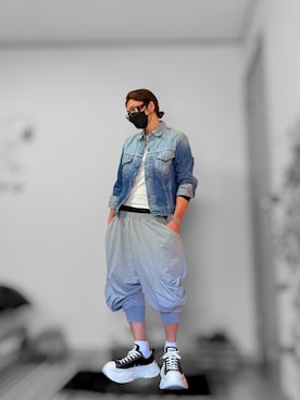 パンツ(グレー系)を使った「サルエルパンツ」の人気ファッション パンツ(グレー系)を使った「サルエルパンツ」の人気ファッション