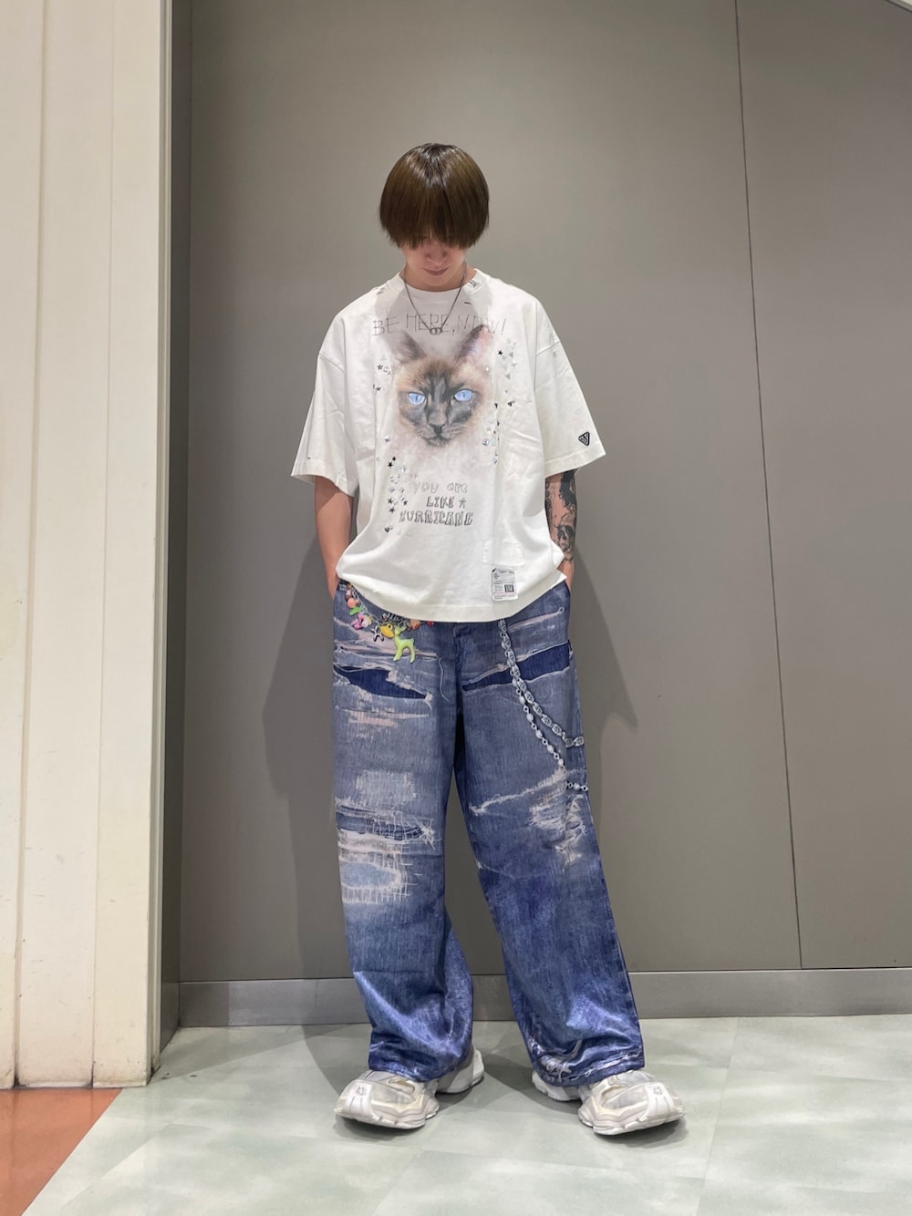 「ロイヤルフラッシュ、パンツ」｜「TALKING ABOUT THE ABSTRACTIONのTALKING ABOUT THE ABSTRACTION/トーキングアバウトジアブストラクション/別注 PRINT DENIM WITH CHAIN（その他パンツ、その他）」を使った、tanshio03さん（メンズ・181cm）の夏コーディネートの1枚目の写真
