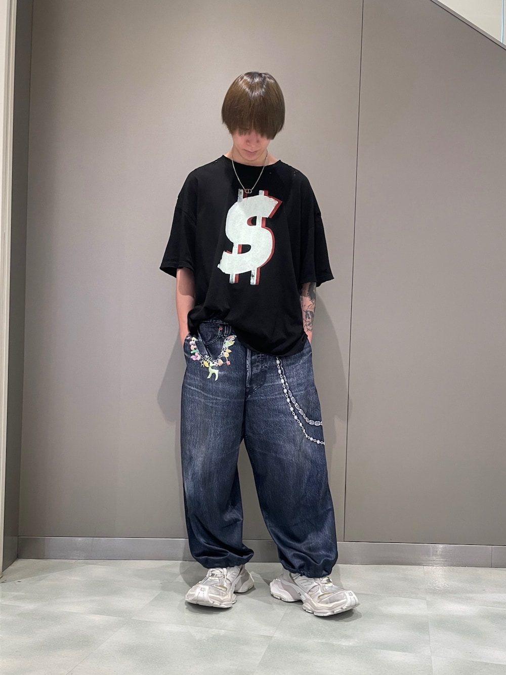 「ロイヤルフラッシュ」｜「TALKING ABOUT THE ABSTRACTIONのTALKING ABOUT THE ABSTRACTION/トーキングアバウトジアブストラクション/別注 PRINT DENIM WITH CHAIN（その他パンツ、ブラック系）」を使った、tanshio03さん（メンズ・181cm）の夏コーディネートの1枚目の写真