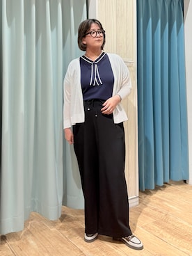 「SHOO・LA・RUE（シューラルー）の【ひんやり/洗濯機可/S-LL】オンにもオフにも マルチに使えるボタンレスカーディガン（カーディガン/ボレロ、ホワイト系）」を使った、砂糖さん（レディース・161cm）の夏コーディネート