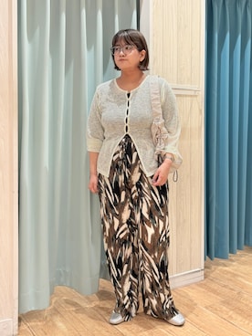 「SHOO・LA・RUE（シューラルー）のメランジ調ニットソーシアーカーディガン（カーディガン/ボレロ、グリーン系）」を使った、砂糖さん（レディース・161cm）の春コーディネート