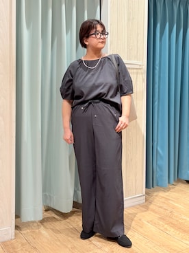 「SHOO・LA・RUE（シューラルー）の【S-LL/洗濯機可/セットアップ可】軽凛(かろりん) ひんやりタックブラウス（シャツ/ブラウス、グレー系）」を使った、砂糖さん（レディース・161cm）の夏コーディネート