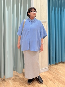 「SHOO・LA・RUE（シューラルー）の【洗濯後しわになりにくい/体型カバー】きちんとゆるっと 大人の抜け感 ポンチョ風カラーシャツ（シャツ/ブラウス、ブルー系）」を使った、砂糖さん（レディース・161cm）の春コーディネート
