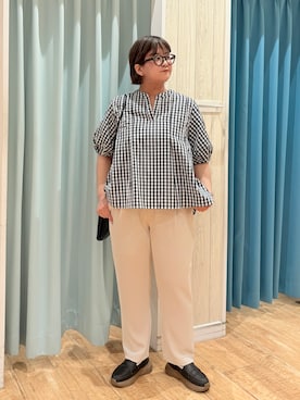 「SHOO・LA・RUE（シューラルー）の【洗濯後しわになりにくい/S-LL/インせず着られる】自然に体型カバー 麻調ペプラムブラウス（シャツ/ブラウス、ブラック系）」を使った、砂糖さん（レディース・161cm）の春コーディネート