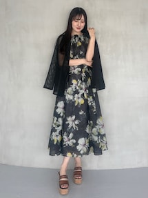 フラワータックギャザーワンピース｜マーキュリーデュオ（MERCURYDUO