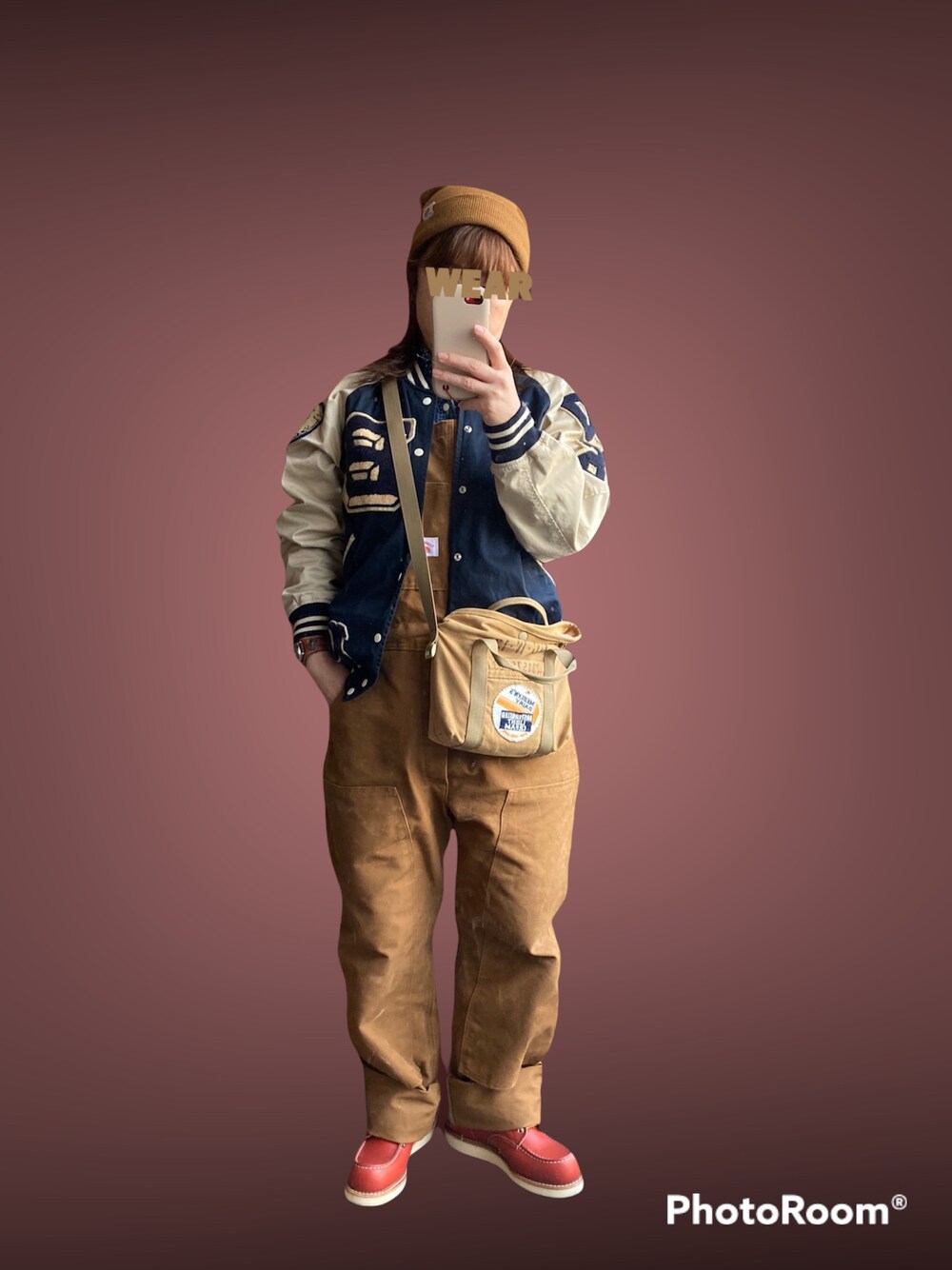 「今日のコーデ、オーバーオール、ROUND HOUSE、carhartt、デニムアンドダンガリー、キューブシュガー、スタジャン、ニット帽、RED WING」｜「DENIM DUNGAREEのアイテム（スタジャン、ブルー系）」を使った、kassy保存用さん（レディース・153cm）の冬コーディネートの1枚目の写真