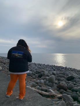 「GU（ジーユー）のアイテム（Tシャツ/カットソー、ブラック系）」を使った、れいぎゅさん（レディース・151cm）の春コーディネート