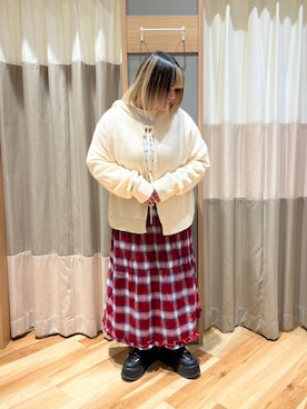「オフホワイト」｜「アイテム（スカート）」を使った、さっち🐾さん（レディース・152cm）の冬コーディネート