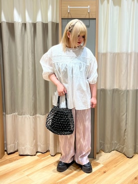 「オフホワイト」｜「アイテム（パンツ）」を使った、さっち🐾さん（レディース・152cm）の春コーディネート