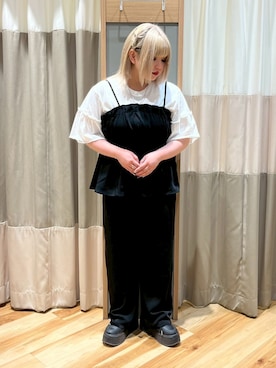 「オフホワイト」｜「アイテム（パンツ）」を使った、さっち🐾さん（レディース・152cm）の春コーディネート