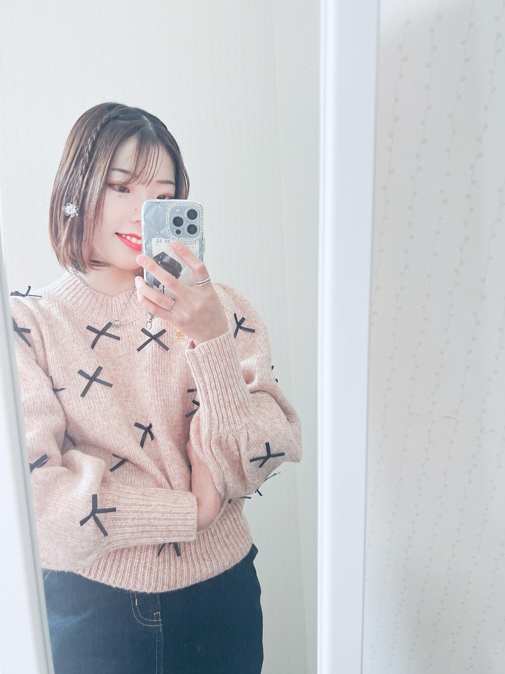 「リボン、休日コーデ、デート、イエベ春、プチプラ、春カラー」｜「ANDSEARCHのアイテム（ニット/セーター、ピンク系）」を使った、石川ひかるさん（骨格ウェーブ・レディース・160cm）の冬コーディネートの1枚目の写真
