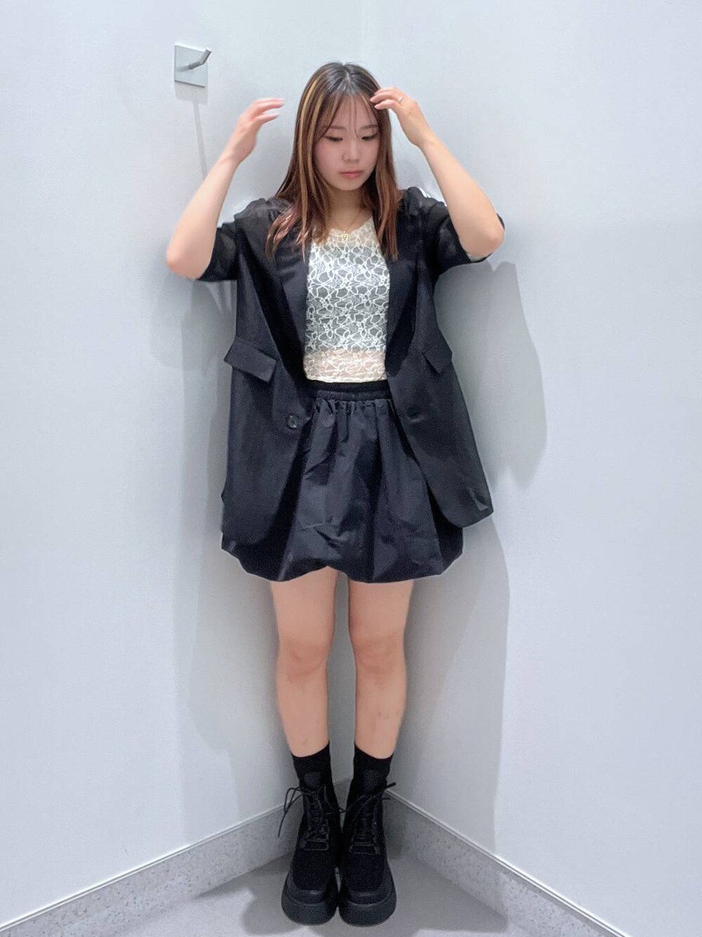 「スカート」｜「FOREVER 21の【2024SS】シアーラインジャケット（テーラードジャケット、その他）」を使った、amiriiiさん（レディース・161cm）の春コーディネートの1枚目の写真