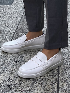 「heureuxのアイテム（スニーカー、ホワイト系）」を使った、ミントさん（レディース・160cm）の冬コーディネート