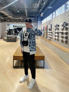 「Bape」｜「アイテム（スウェットパンツ）」を使った、許翔さん（メンズ・178cm）の春コーディネート