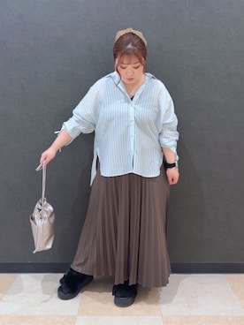 「SHOO・LA・RUE（シューラルー）の【S-LL/ひんやり】程よい透け感 ストライプ柄 お袖ギャザーデザインシャツ（シャツ/ブラウス、グリーン系）」を使った、mayaさん（レディース・155cm）の秋コーディネート