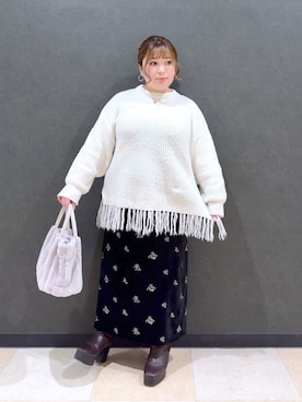 「SHOO・LA・RUE（シューラルー）の1枚でサマ見え 裾フリンジニット（ニット/セーター、ホワイト系）」を使った、mayaさん（レディース・155cm）の冬コーディネート