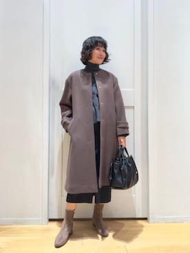 「アイテム（ノーカラーコート）」を使った、市川 瑠依子さん（レディース・163cm）の冬コーディネート
