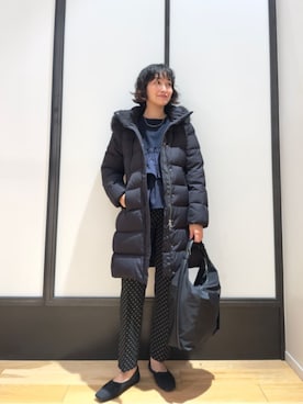 「アイテム（バレエシューズ）」を使った、市川 瑠依子さん（レディース・163cm）の冬コーディネート