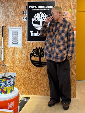 「Timberland（ティンバーランド）の【TOKYO DESIGN COLLECTIVE】ベイカー パンツ ユニセックス（その他パンツ）」を使った、tbl4373さん（メンズ・176cm）の秋コーディネート