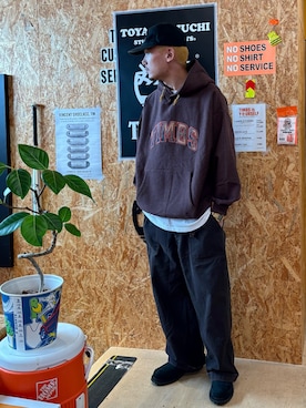 「Timberland（ティンバーランド）の【TOKYO DESIGN COLLECTIVE】ベイカー パンツ ユニセックス（その他パンツ）」を使った、tbl4373さん（メンズ・176cm）の秋コーディネート