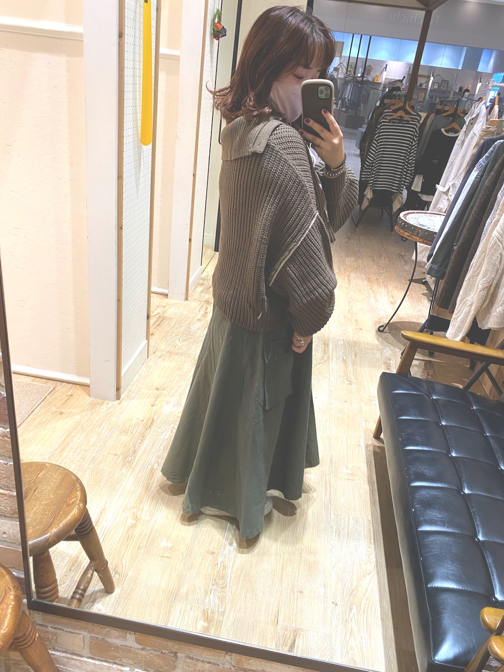 「wearhalloween2021、オトナカジュアル、カジュアルコーデ、秋色、今日のコーデ、ニット/セーター、おしゃれさんと繋がりたい、cepo.、低身長、ブラウン、ハロウィン、ママファッション、ショート丈トップス、ミリタリースカート、ゆめタウン廿日市」｜「cepoのアイテム（スカート、グリーン系）」を使った、cepo_ueda140さん（レディース・148cm）の秋コーディネートの1枚目の写真