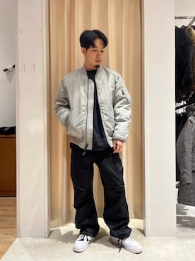 「アイテム（MA-1、シルバー系）」を使った、しゅうとさん（メンズ・172cm）の秋コーディネート