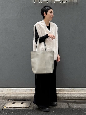 「アイテム（トートバッグ）」を使った、Kさん（レディース・170cm）の秋コーディネート