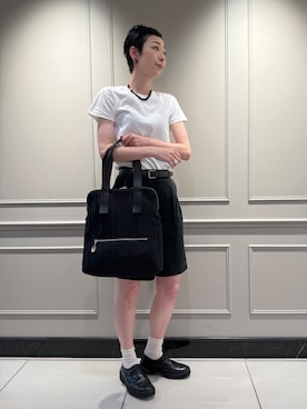 「HIROKO HAYASHI（ヒロコハヤシ）のPISTA ESTIVA（ピスタ エスティーバ）トートバッグ（トートバッグ、ブルー系）」を使った、Kさん（レディース・170cm）の夏コーディネート