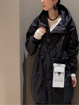 「HIROKO HAYASHI（ヒロコハヤシ）のOTTICA（オッティカ）スマホポシェット（ショルダーバッグ、ホワイト系）」を使った、Kさん（レディース・170cm）の春コーディネート
