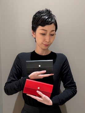 「HIROKO HAYASHI（ヒロコハヤシ）のOSSO VIVO（オッソヴィーヴォ）薄型長財布（財布、ブラック系）」を使った、Kさん（レディース・170cm）の春コーディネート