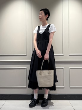 「HIROKO HAYASHI（ヒロコハヤシ）のGIRASOLE（ジラソーレ）トートバッグM（トートバッグ、ゴールド系）」を使った、Kさん（レディース・170cm）の夏コーディネート