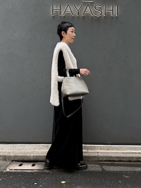 「アイテム（ショルダーバッグ）」を使った、Kさん（レディース・170cm）の秋コーディネート