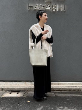 「アイテム（トートバッグ）」を使った、Kさん（レディース・170cm）の秋コーディネート