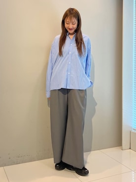 「tk.TAKEO KIKUCHI（ティーケータケオキクチ）の【月間売上NO.1】7色展開選べるアソートブロードシャツ/防シワ/ウォッシャブル（シャツ/ブラウス、ブルー系）」を使った、mmho01さん（レディース・171cm）の春コーディネート