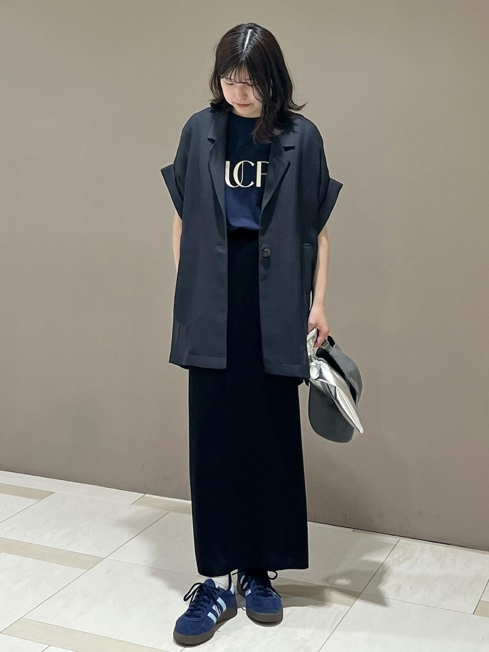 「最近のいい感じコーデ、大人カジュアル、春夏コーデ、シンプルコーデ、きれいめカジュアル、低身長コーデ、オトナカジュアル、大人コーデ、150cm台コーデ、ジャケット、ジャケットスタイル、ジャケットコーデ」｜「Doux archivesのリブロングタイトスカート（スカート、ブラック系）」を使った、douxarchivesさん（骨格ストレート・レディース・156cm）の春コーディネートの1枚目の写真
