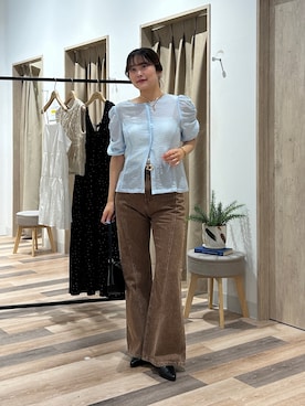 「Thevon（ゼボン）の袖シャーリング5分袖シアーブラウス（シャツ/ブラウス、ブルー系）」を使った、momoさん（レディース・159cm）の夏コーディネート