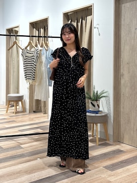 「Thevon（ゼボン）のシャーリングジャガードワンピース（ワンピース、ブラック系）」を使った、momoさん（レディース・159cm）の夏コーディネート