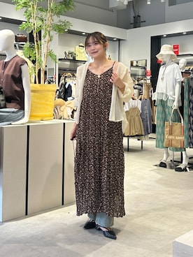 「Thevon（ゼボン）のGOLDボタンワッシャーシアーフードシャツ（シャツ/ブラウス、ホワイト系）」を使った、momoさん（レディース・159cm）の夏コーディネート