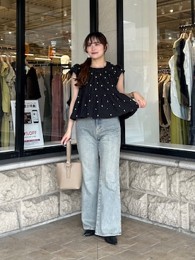 「Thevon（ゼボン）のフレンチシャーリングブラウス（シャツ/ブラウス、ブラック系）」を使った、momoさん（レディース・159cm）の夏コーディネート